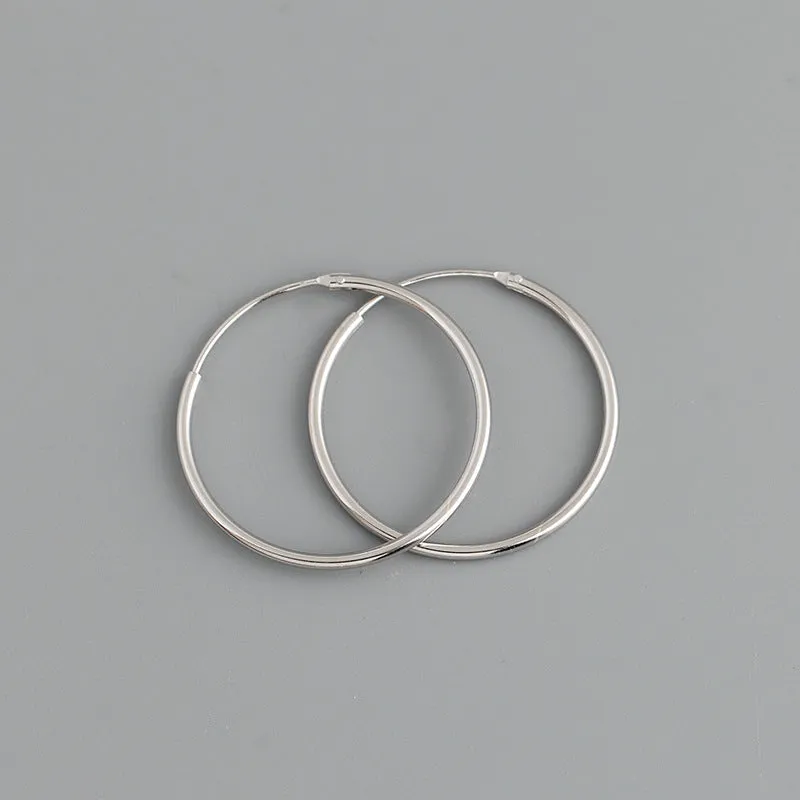 CLASSIC SILVER HOOP EARRINGS