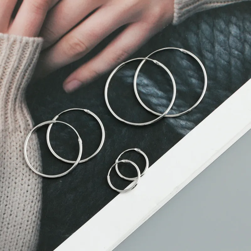 CLASSIC SILVER HOOP EARRINGS