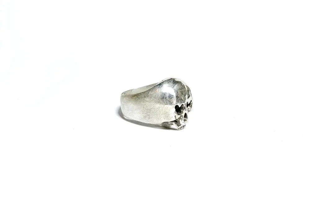 Heart Eyes Skull Ring